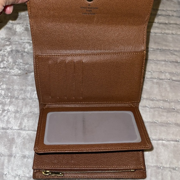 Preloved Louis Vuitton Alexandra trifold wallet brown color pristine condition - Picture 4 of 10